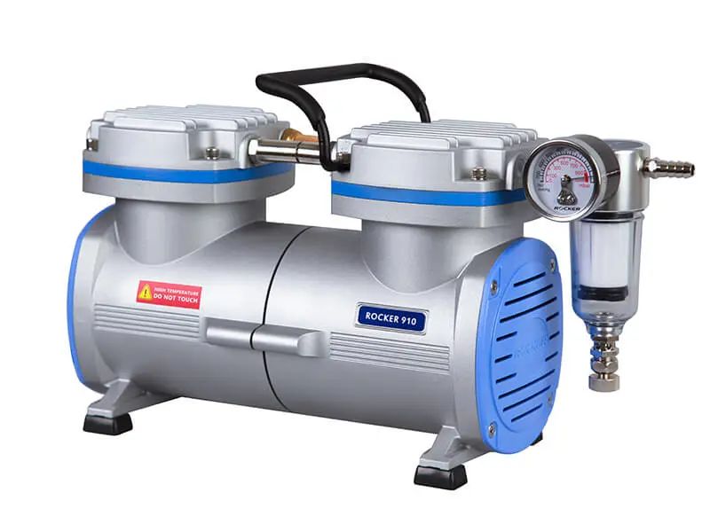 pompa próżniowa ROCKER 910 - bezolejowa, maksymalny przepływ 45L/min + regulator prółżni z filtrem Prote