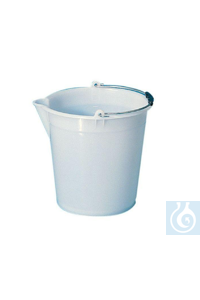 Heavy duty bucket in LDPE with graduation and spout, 17 L