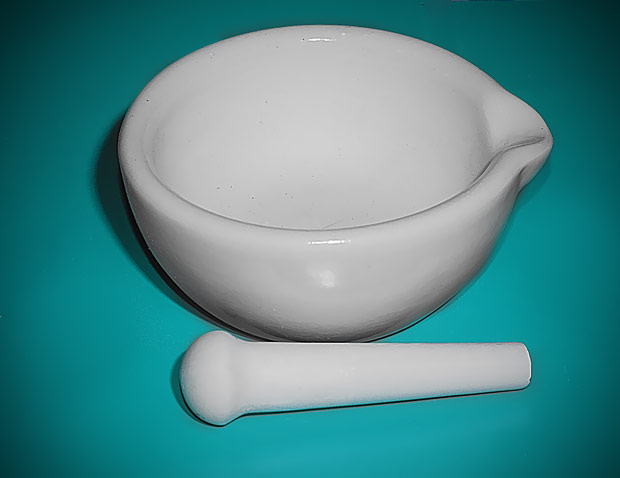 moździerz porcelanowy z tłuczkiem fi 254 cena kat. 118,00 WYPRZEDAŻ
