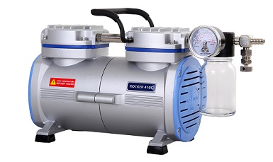 pompa próżniowa ROCKER 410C PTFE odporna chemicznie, maksymalny przepływ 20L/min + regulator prółżni z butelką